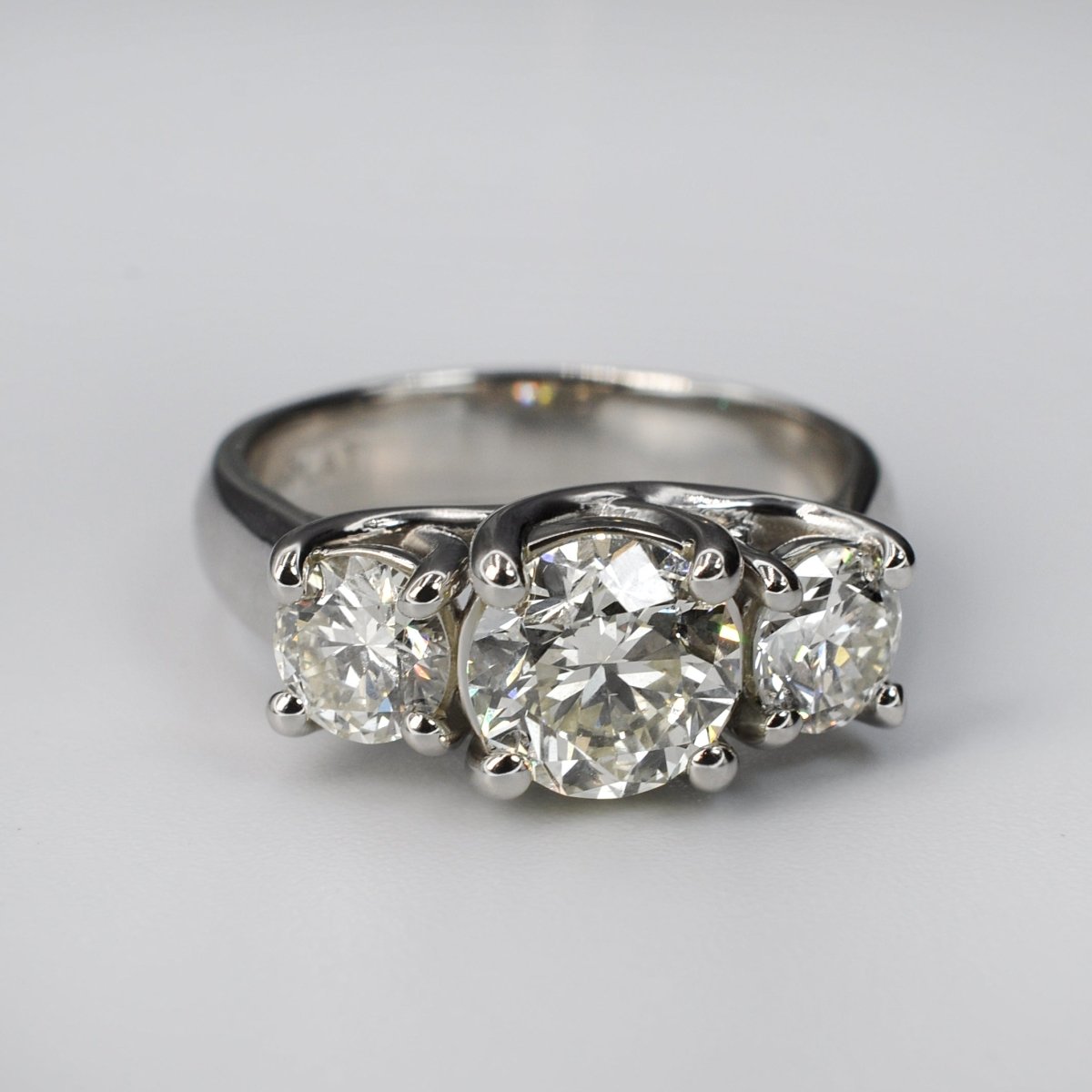 2.05-2.40 CT Round Cut Diamonds - Three Stone Ring - Primestyle.com