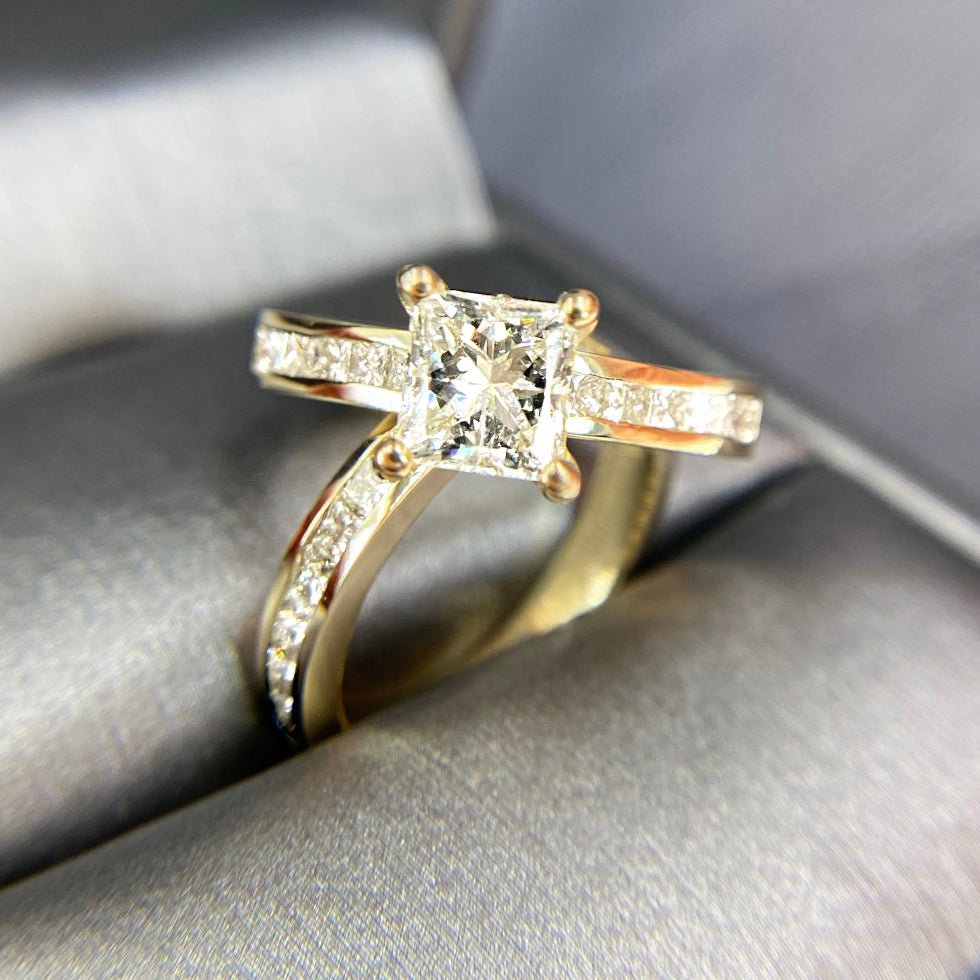 2.10-3.25 CT Princess Cut Natural Diamonds - Bridal Set