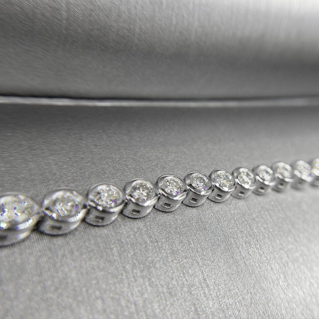 2.10-4.00 CT Round Cut Diamonds - Tennis Bracelet