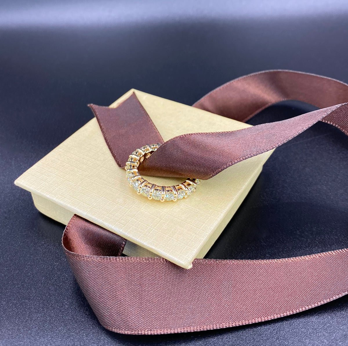 2.50-6.00 CT Round Cut Diamonds - Eternity Ring