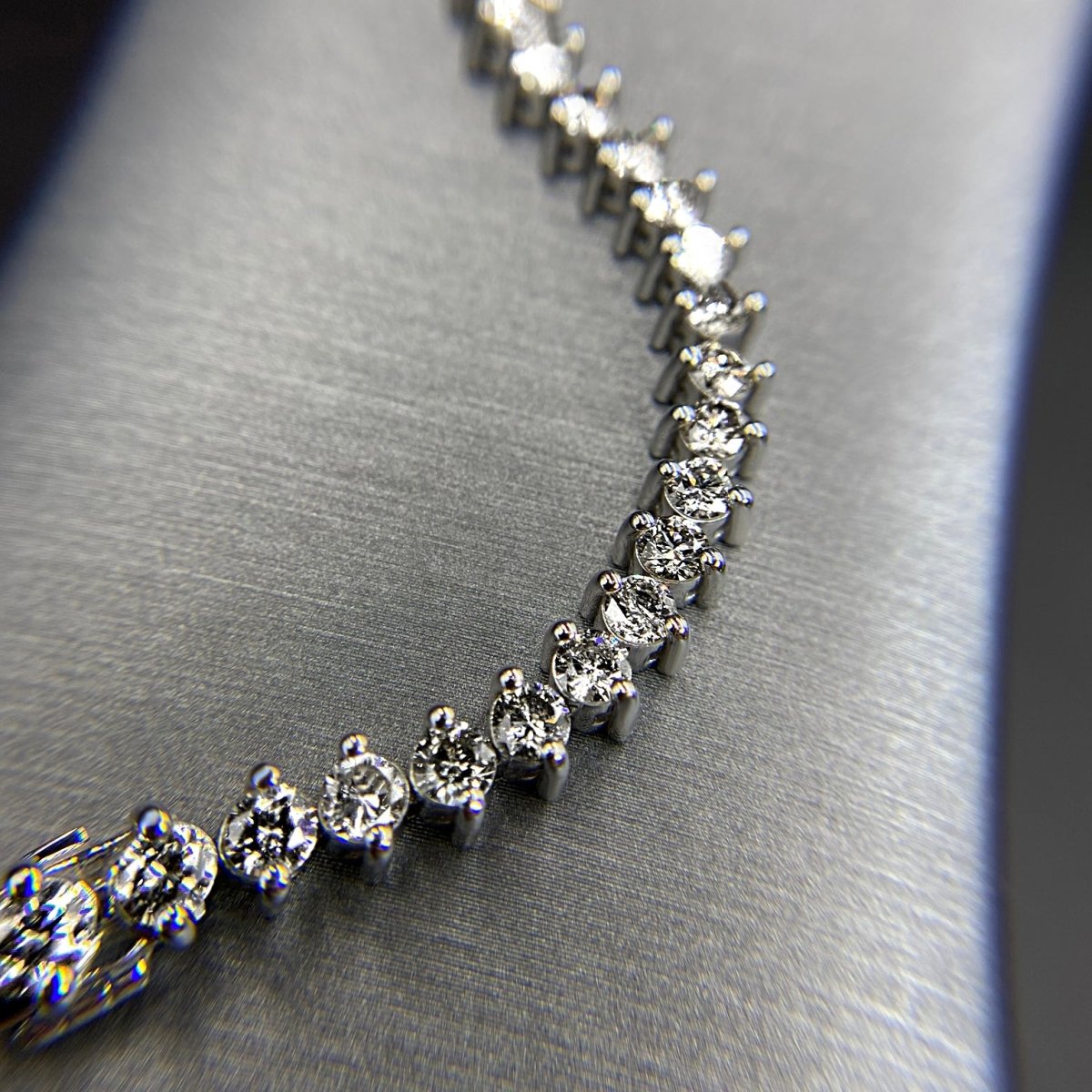 3.00-8.00 CT Round Cut Diamonds - Tennis Bracelet - Primestyle.com