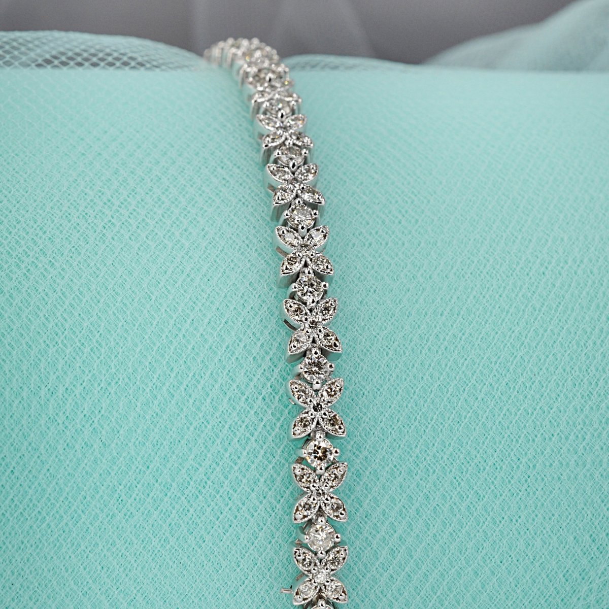 3.20-3.20 CT Round Cut Diamonds - Tennis Bracelet - Primestyle.com