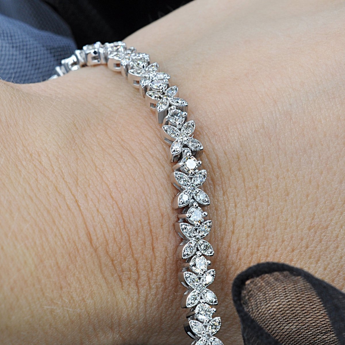 3.20-3.20 CT Round Cut Diamonds - Tennis Bracelet - Primestyle.com