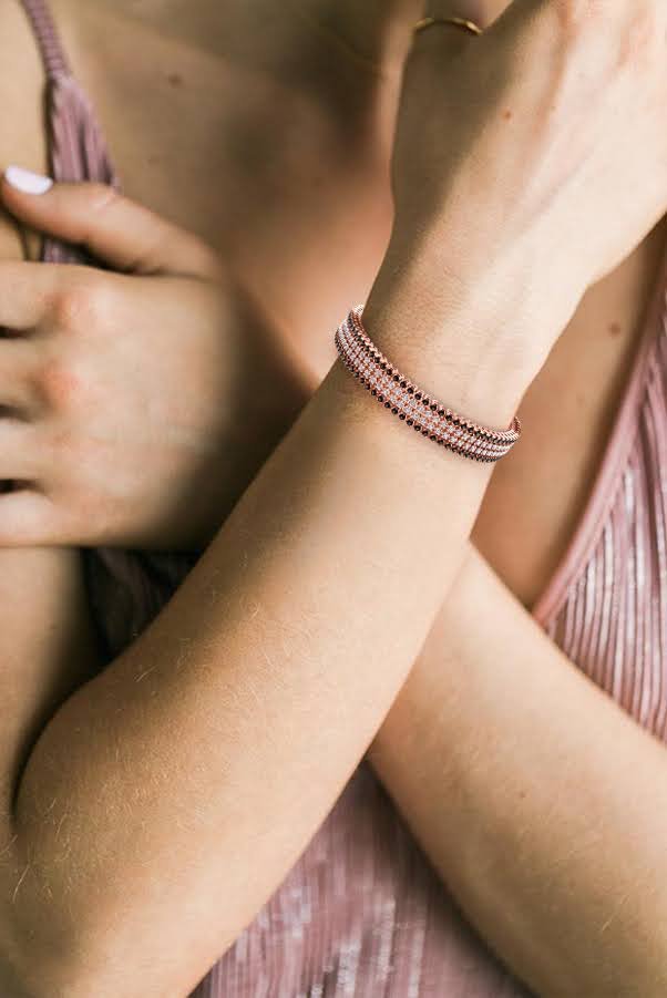 7.00-9.00 CT Round Cut Black Diamonds & Diamonds - Diamond Bracelet