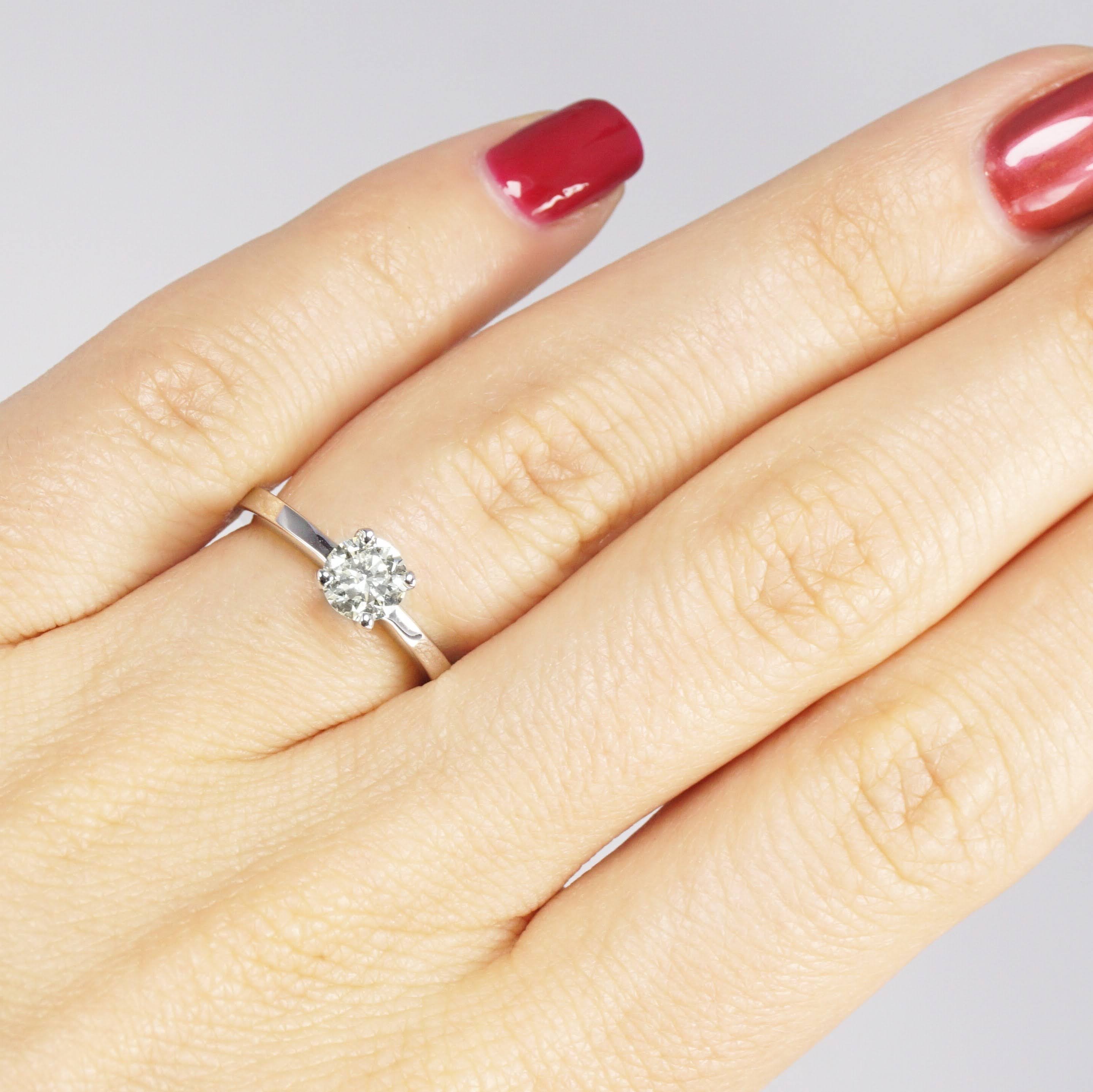 0.35-1.50 CT Round Cut Natural Diamonds - Solitaire Rings