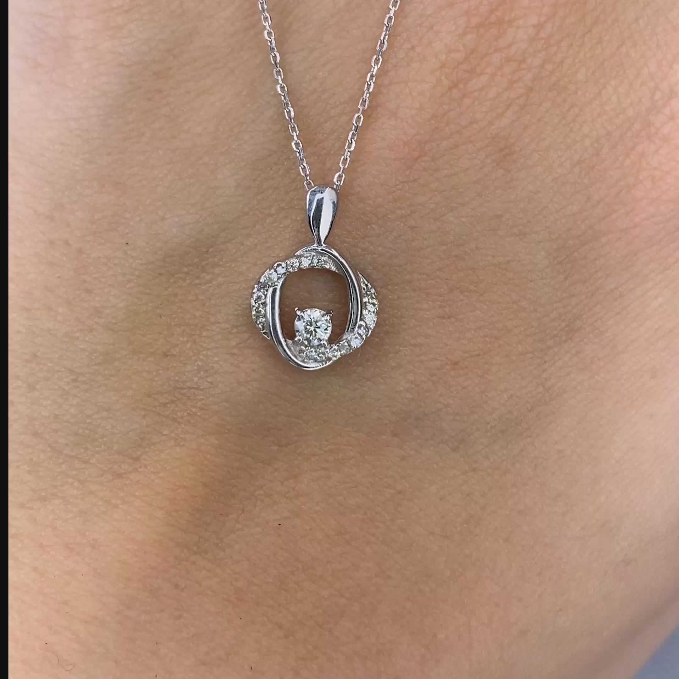 Classy 0.20CT Round Cut Diamond Pendant in 18kt White Gold