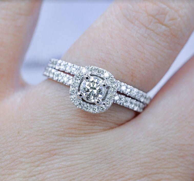 Authentic 1.00CT Round Cut Diamond Bridal Set in Platinum