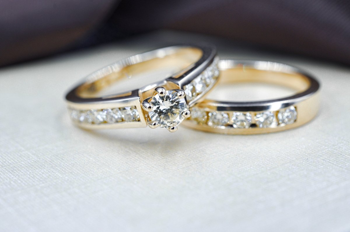 Authentic 2.00 CT Diamond Bridal Set in 14 KT Yellow Gold