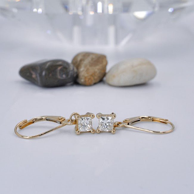 Beautiful 0.80 CT Princess Cut Diamond Stud Earrings in 14KT Yellow Gold - Primestyle.com