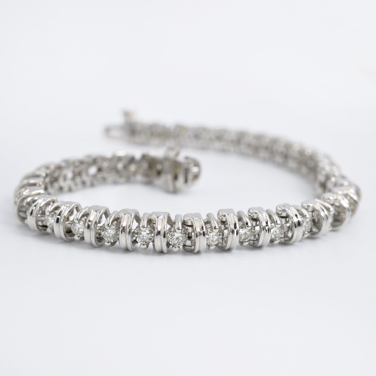Blissful 3.00 CT Round Cut Diamond Tennis Bracelet in Platinum