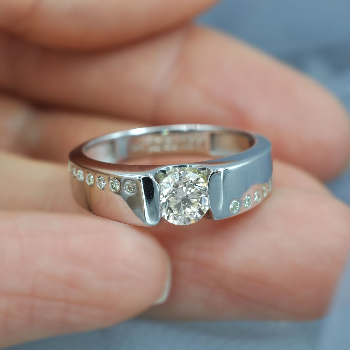 Certified 1.00 CT Round Cut Diamond Engagement Ring in 14 KT White Gold - Primestyle.com