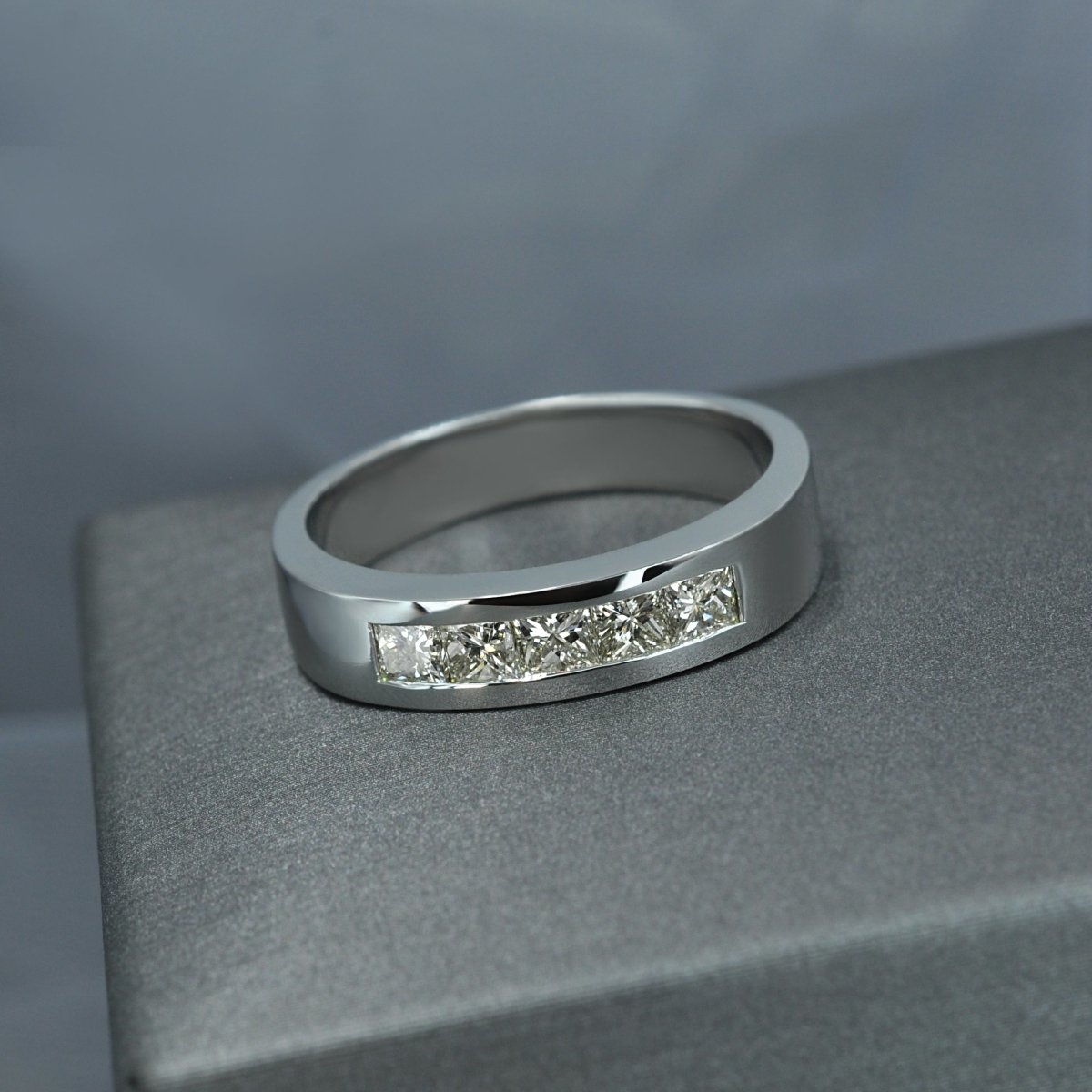 Certified 1.00CT Princess Cut Diamond Mens Wedding Ring in Platinum - Primestyle.com