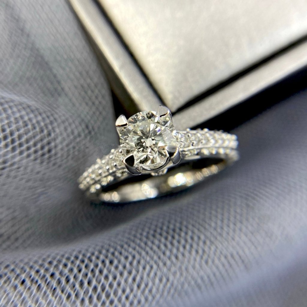 Certified 1.25CT Round Cut Diamond Engagement Ring in 14KT White Gold - Primestyle.com
