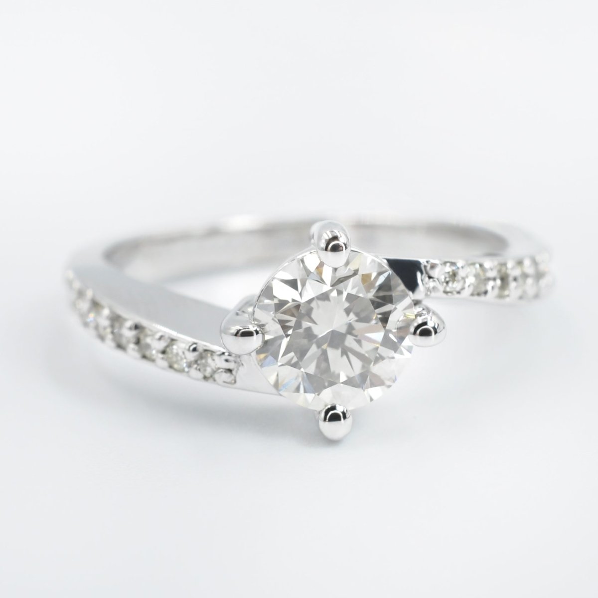 Certified 1.60 CT Round Cut Diamond Engagement Ring in 14 KT White Gold - Primestyle.com