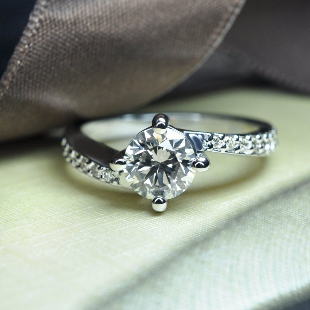 Certified 1.60 CT Round Cut Diamond Engagement Ring in 14 KT White Gold