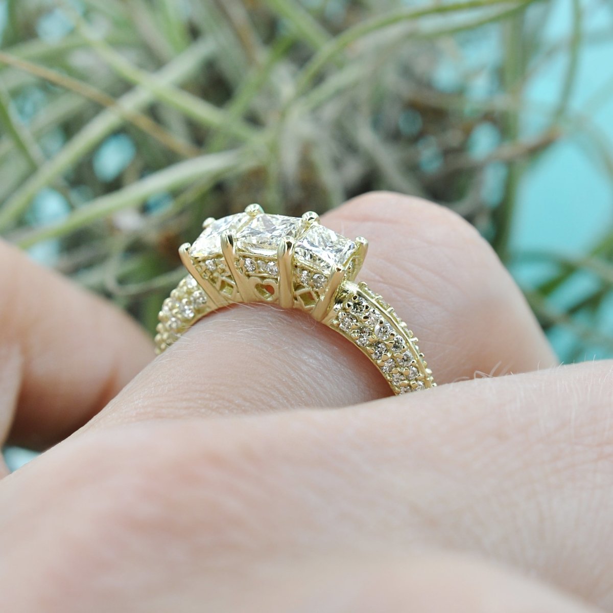 Certified 2.25 CT Princess And Round Cut Diamond Three Stone Ring in 18 KT Yellow Gold