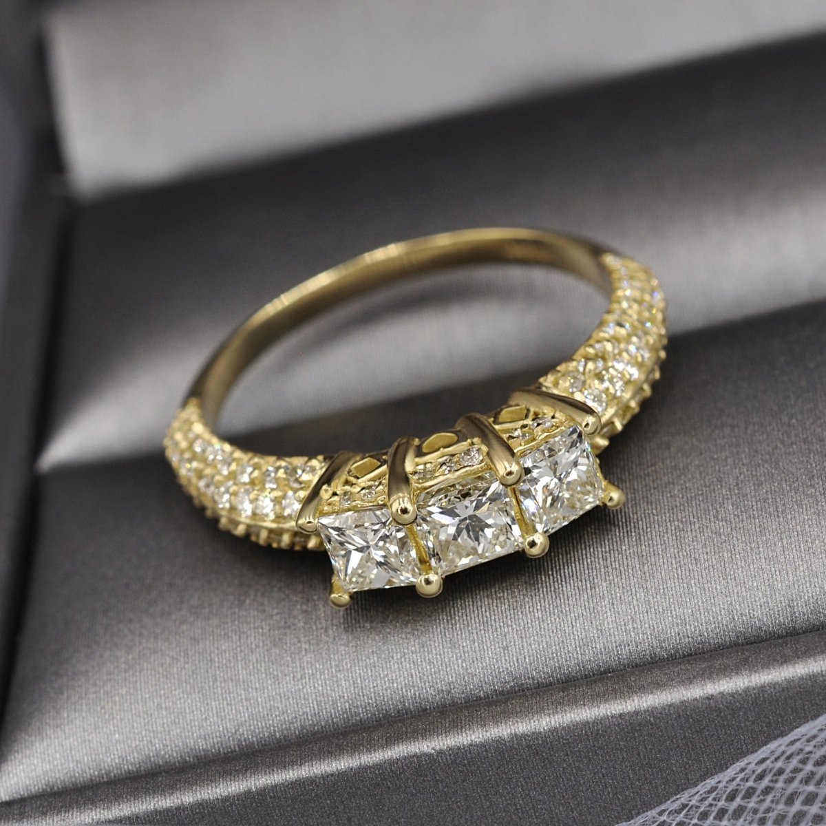 Certified 2.25 CT Princess And Round Cut Diamond Three Stone Ring in 18 KT Yellow Gold - Primestyle.com