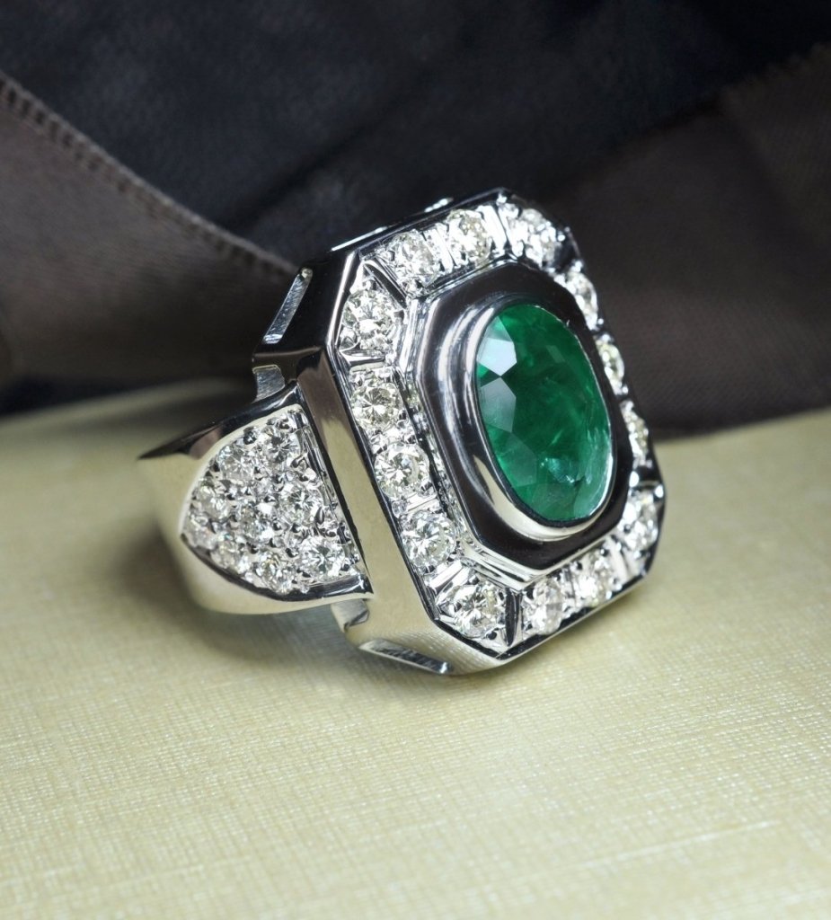 Certified 6.50CT Round and Oval Cut Diamond and Green Emerald Mens Ring in 14KT White Gold