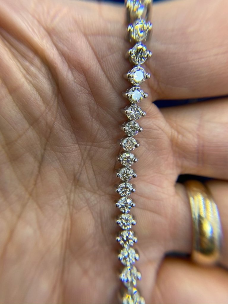 Chic 8.00 CT Round Cut Diamond Tennis Bracelet in 14KT White Gold - Bracelet - Primestyle.com