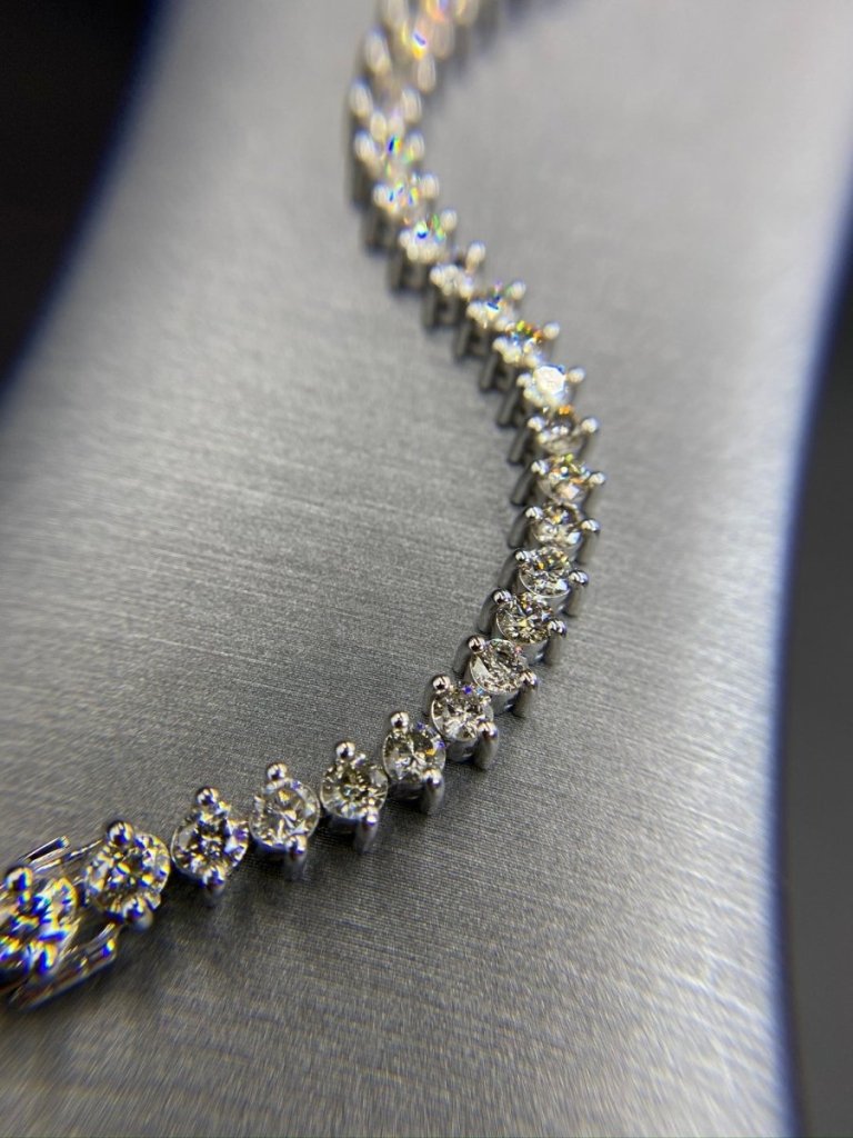 Chic 8.00 CT Round Cut Diamond Tennis Bracelet in 14KT White Gold - Bracelet - Primestyle.com