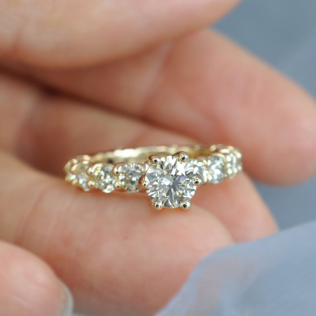 Classy 3.40 CT Round Cut Diamond Engagement Ring in 14KT Yellow Gold - Primestyle.com
