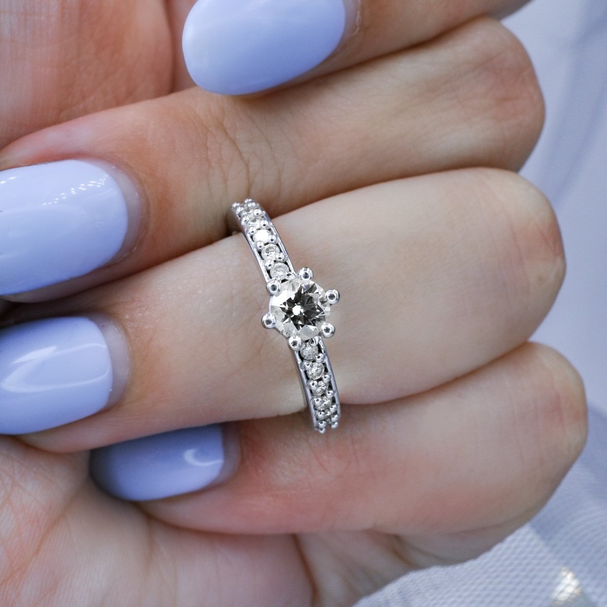 Cost-Effective 0.70 CT Round Cut Diamond Engagement Ring in 14 KT White Gold - Primestyle.com