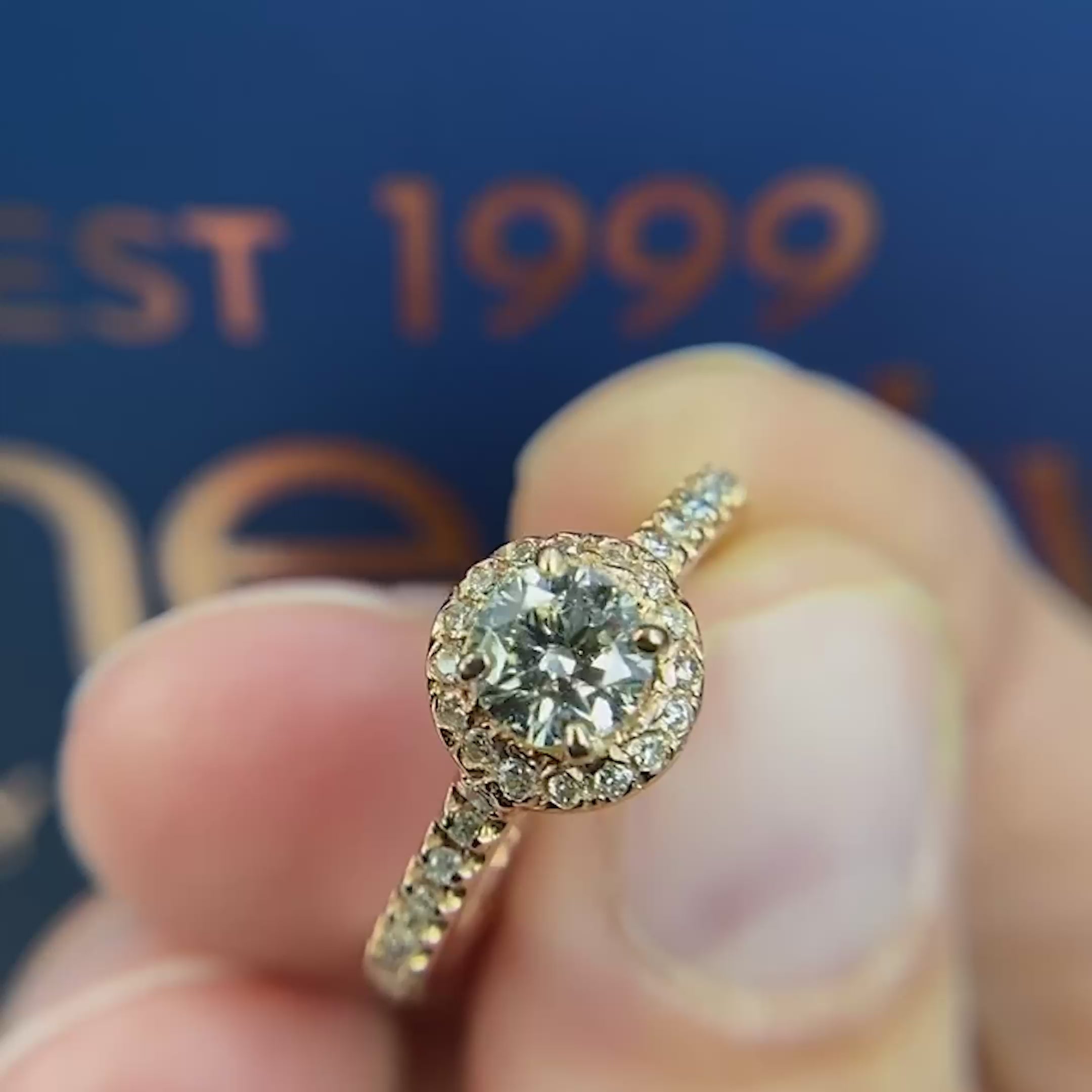 Breathtaking 0.90 CT Round Cut Diamond Engagement Ring in 14 KT Rose Gold