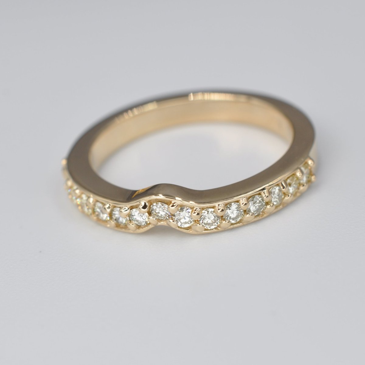 Delightful 0.35 CT Round Cut Diamond Wedding Ring in 18 KT Yellow Gold - Primestyle.com