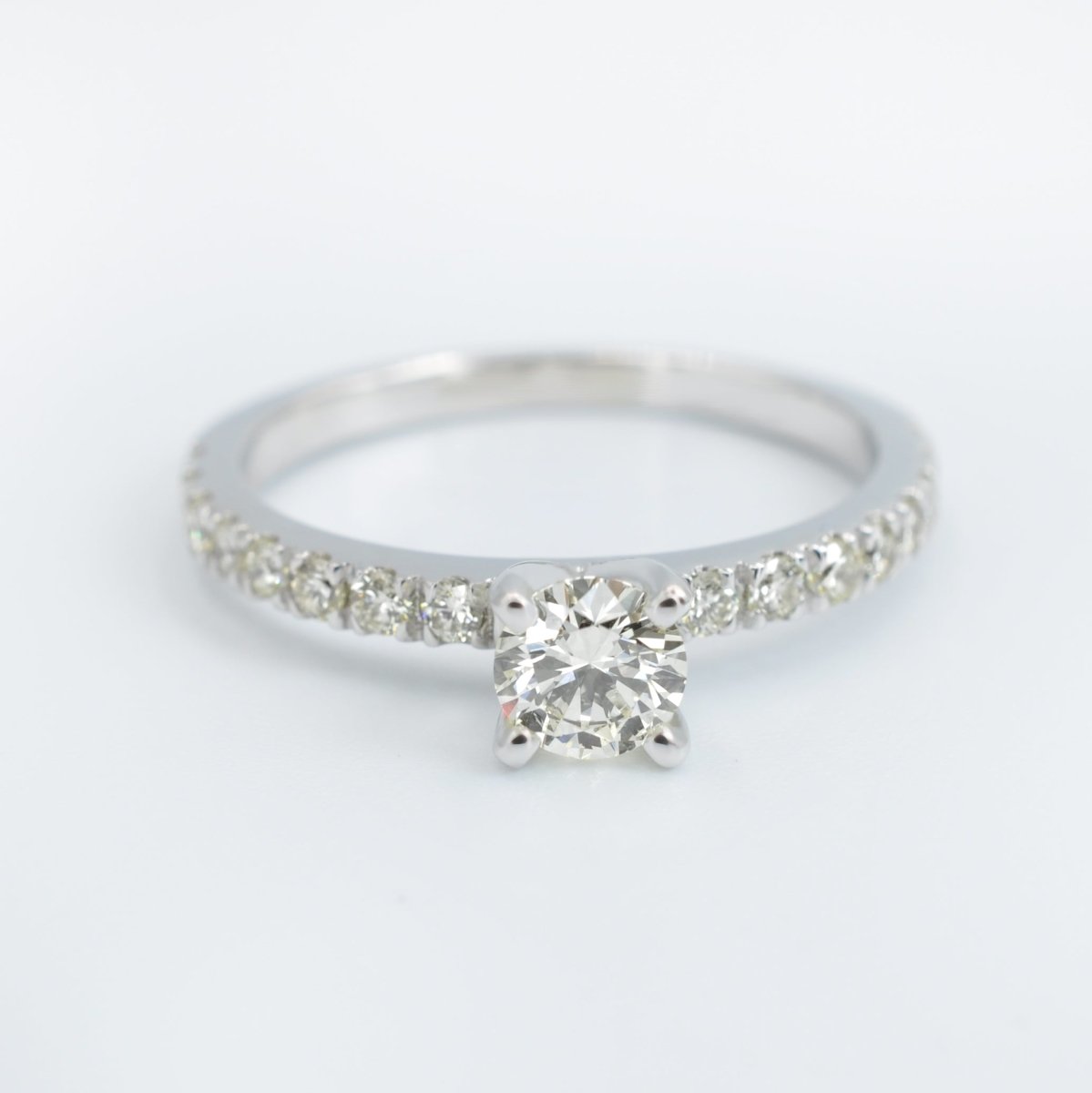 Distinctive 0.95 CT Round Cut Diamond Engagement Ring in 14KT White Gold - Primestyle.com