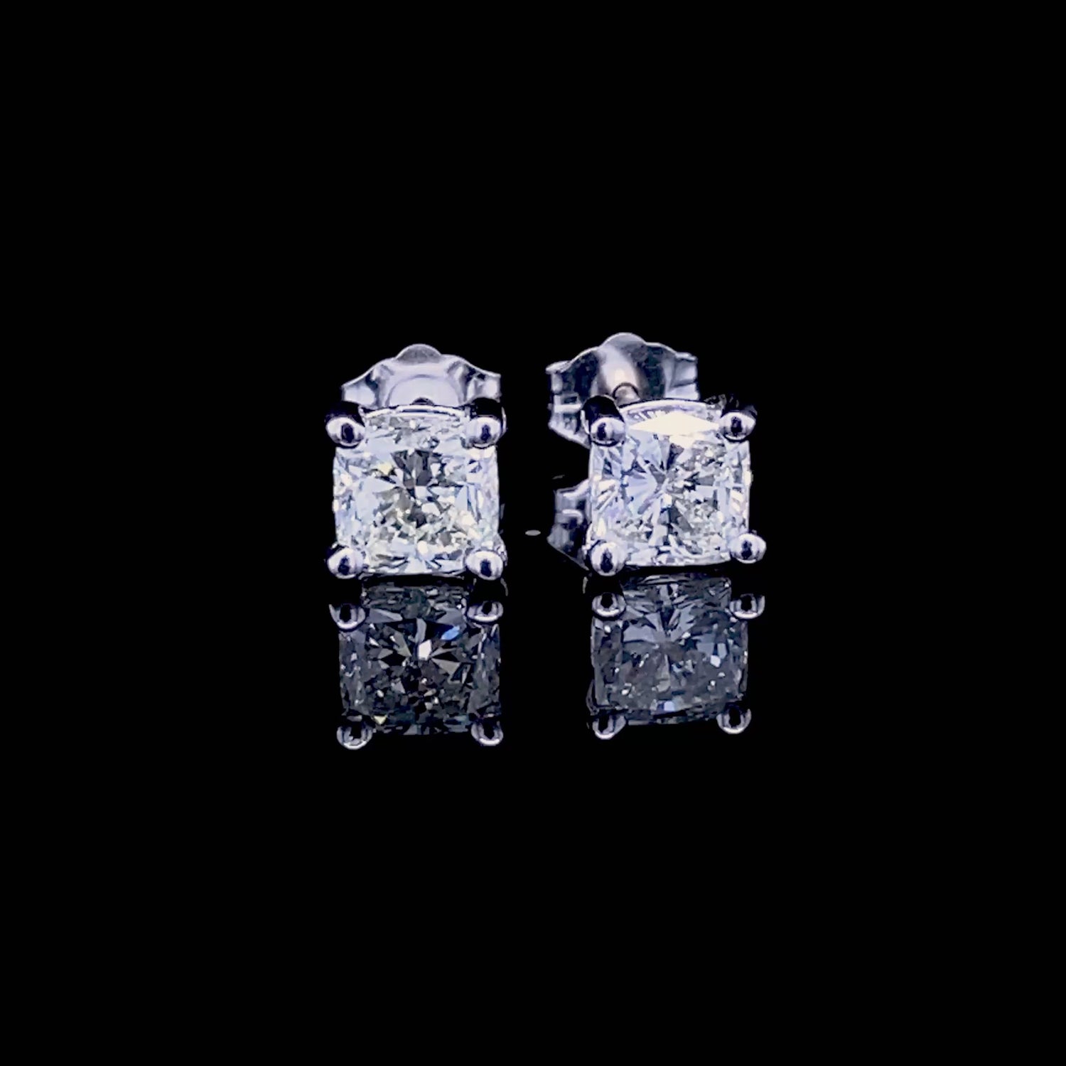 Glistening 1.50 CT Cushion Cut Diamond Stud Earrings in 18 KT White Gold