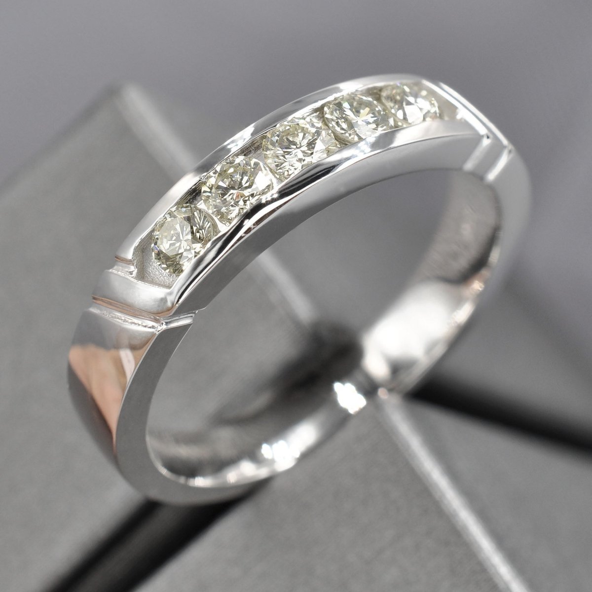 Elegant 0.60 CT Princess Cut Diamond Mens Wedding Ring in 14KT White Gold PSRI1321 - Primestyle.com