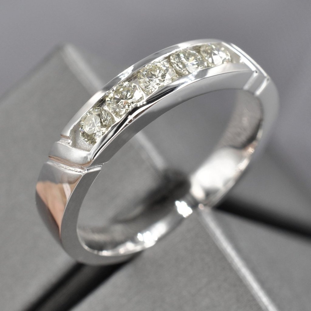 Elegant 0.60 CT Round Cut Diamond Mens Wedding Ring in 14KT White Gold PSRI1321 - Primestyle.com