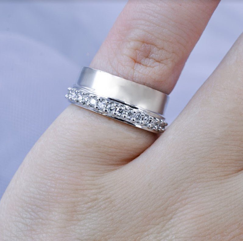 Elegant 1.00CT Round Cut Diamond Mens Wedding Band in 14KT White Gold - Primestyle.com