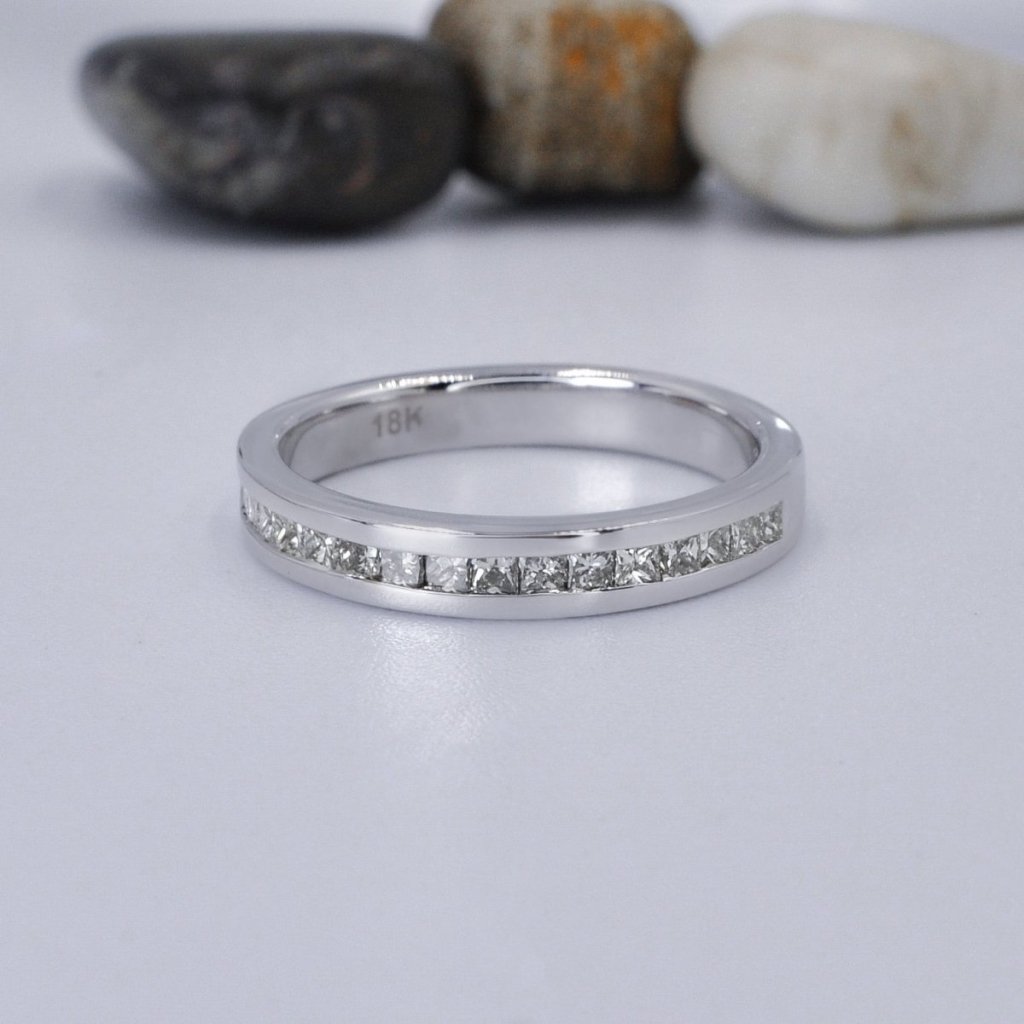 Elegant 1.10 CT Princess Cut Diamond Wedding Ring in 18KT White Gold - Primestyle.com