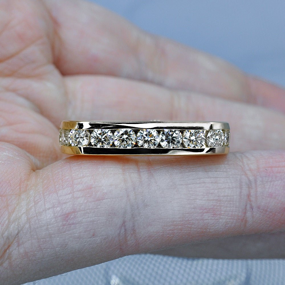 Elegant 1.50 CT Round Cut Diamond Mens Wedding Band in 18KT Yellow Gold