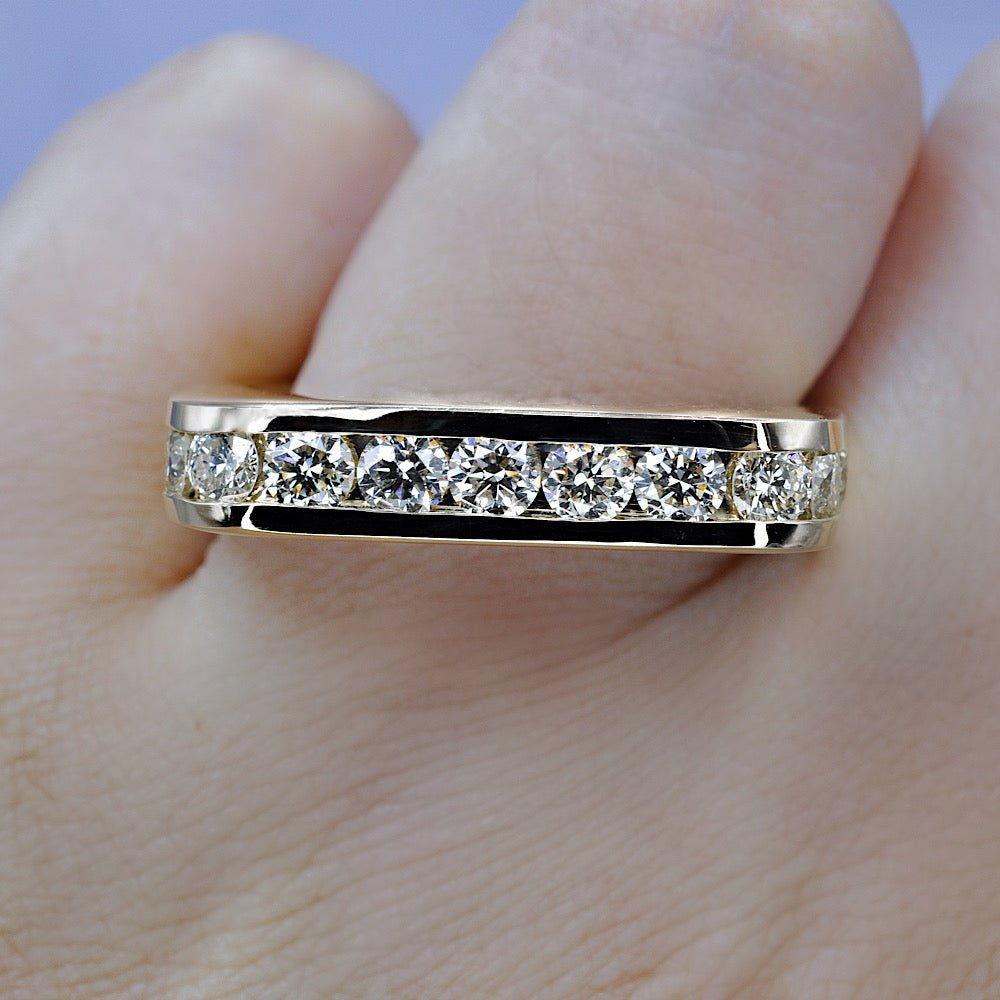 Elegant 1.50 CT Round Cut Diamond Mens Wedding Band in 18KT Yellow Gold