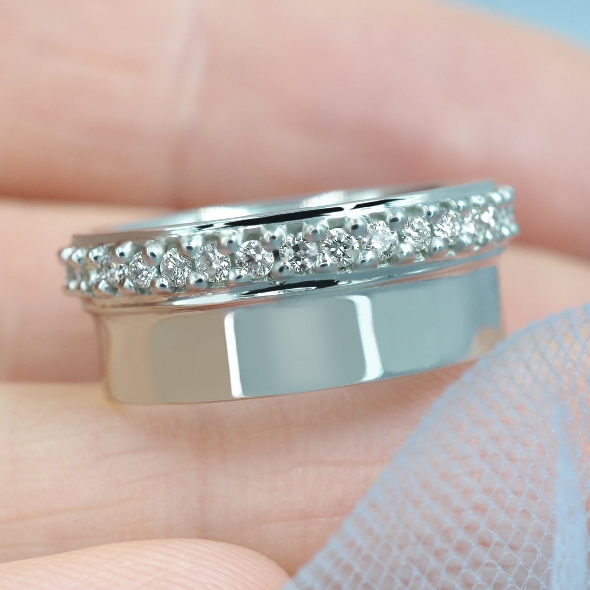 Exclusive 0.75 CT Round Cut Diamond Wedding Ring in Platinum - Primestyle.com