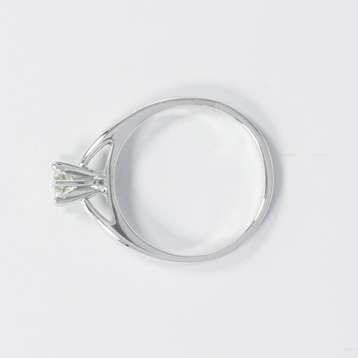 Exclusive 0.80 CT Round Cut Diamond Solitaire Ring in 14KT White Gold - Primestyle.com