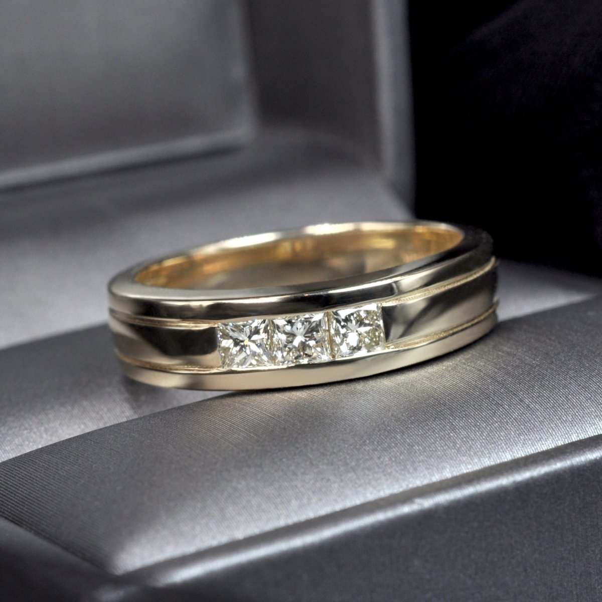 Extravagant 0.90 CT Princess Cut Diamond Mens Wedding Band in 14KT Yellow Gold