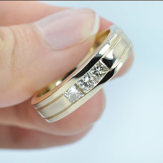 Extravagant 0.90 CT Princess Cut Diamond Mens Wedding Band in 14KT Yellow Gold