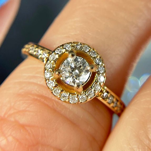 Fabulous 0.70 CT Round Cut Diamond Engagement Ring in 14KT Yellow Gold - Primestyle.com
