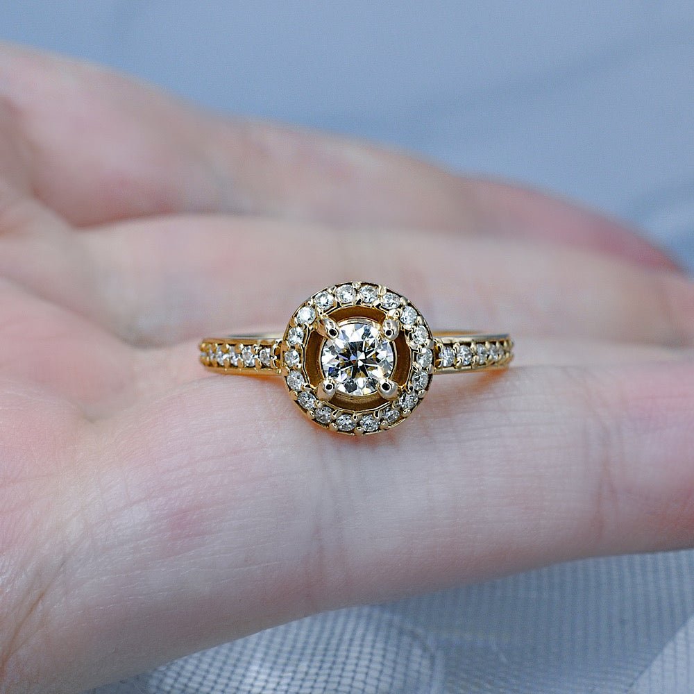 Fabulous 0.70 CT Round Cut Diamond Engagement Ring in 14KT Yellow Gold - Primestyle.com