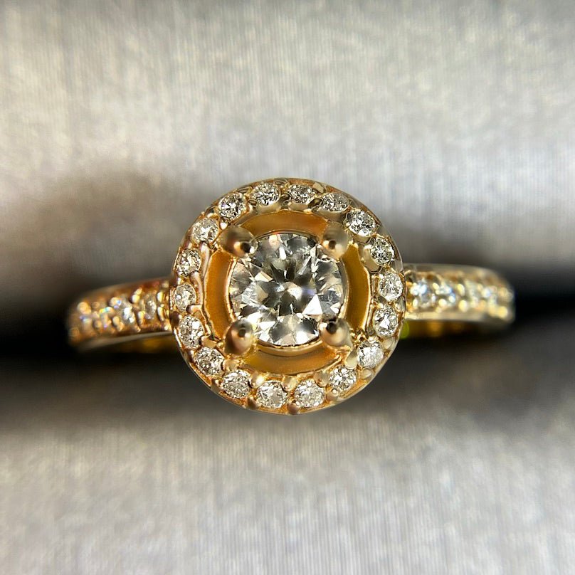 Fabulous 0.70 CT Round Cut Diamond Engagement Ring in 14KT Yellow Gold - Primestyle.com