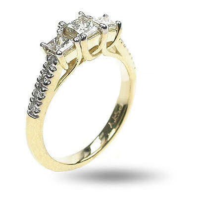 Fashionable 1.10 CT Princess and Round Cut Diamond Three Stone Ring in 18 KT Yellow Gold