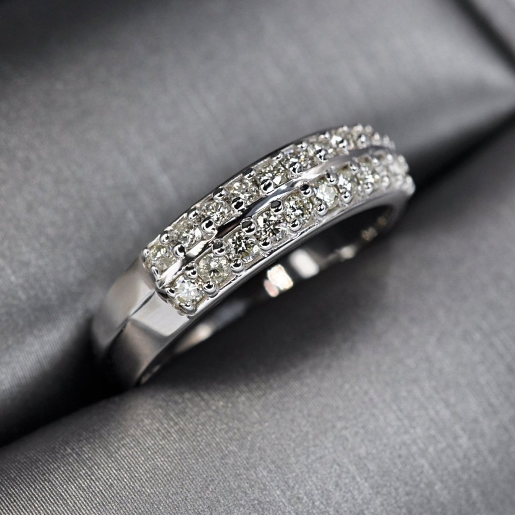 Gorgeous 0.45 CT Round Cut Diamond Wedding Band in 14KT White Gold - Primestyle.com