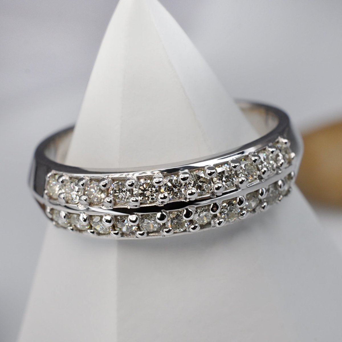 Gorgeous 0.45 CT Round Cut Diamond Wedding Band in 14KT White Gold