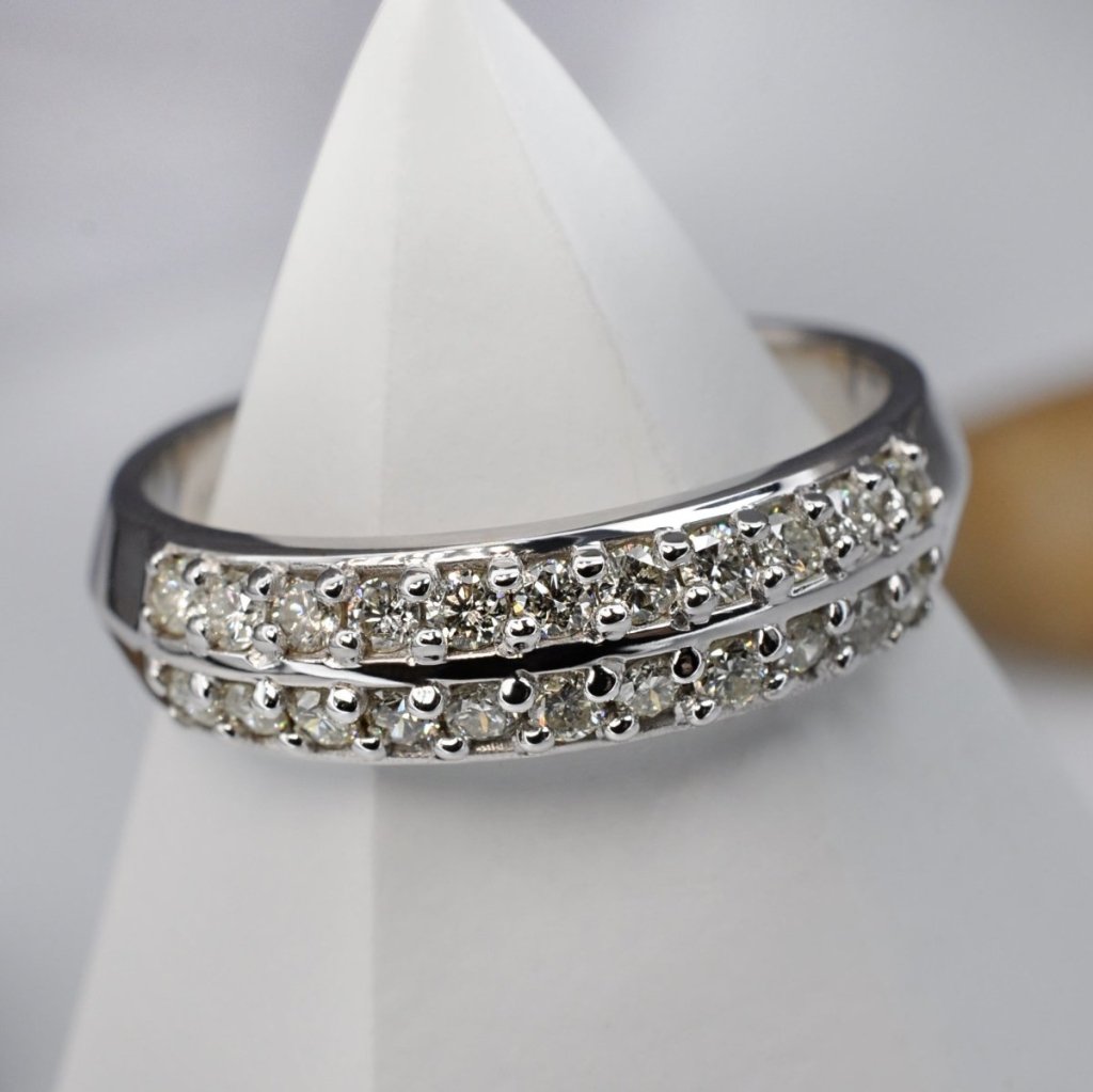 Gorgeous 0.45 CT Round Cut Diamond Wedding Band in 14KT White Gold