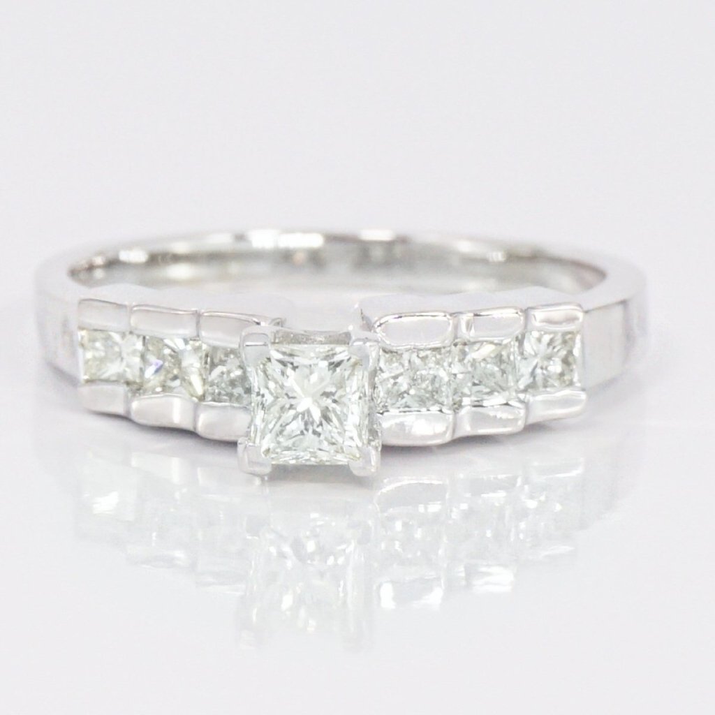 Incredible 1.15 CT Princess Cut Diamond Engagement Ring in 14 KT White Gold - Primestyle.com