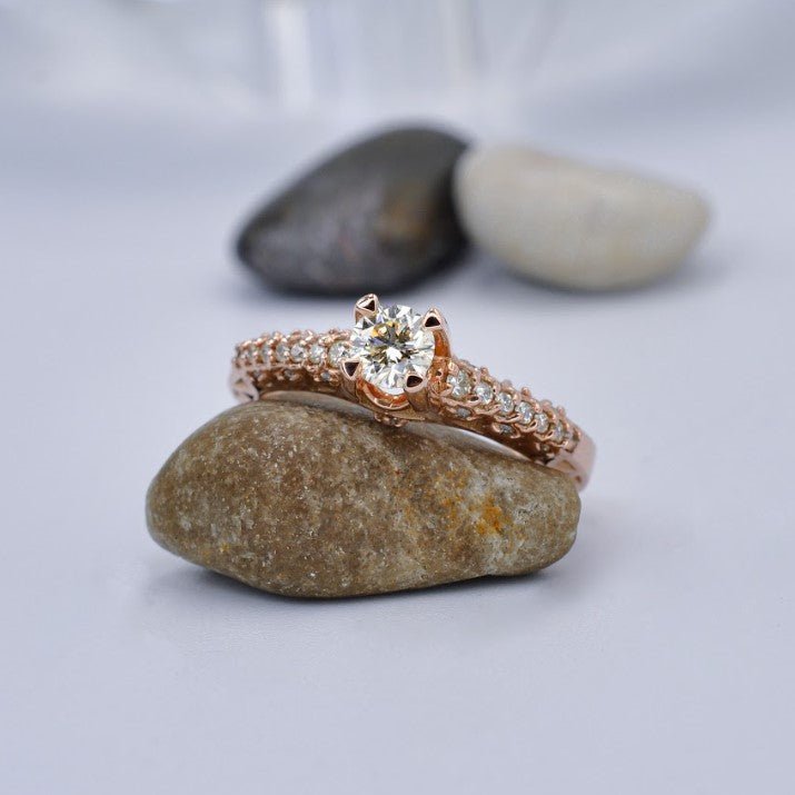 Limited 0.60 CT Round Cut Diamond Engagement Ring in 14K Rose Gold - Primestyle.com