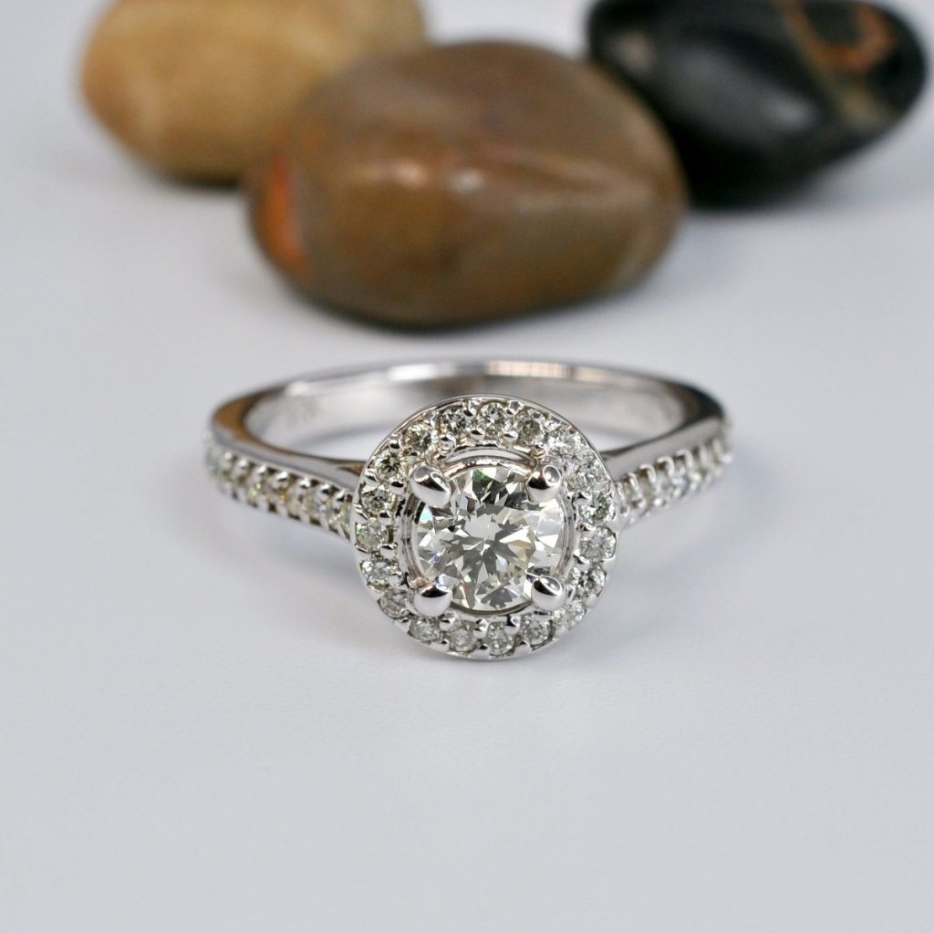 Low - Cost 0.90 CT Round Cut Diamond Engagement Ring in 14 KT White Gold - Primestyle.com